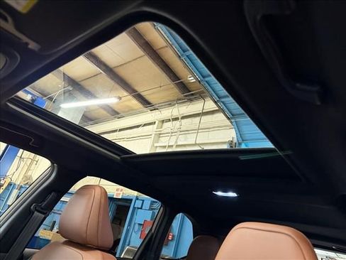 Used 2025 Subaru Forester Touring image 17