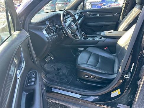 Used 2022 Cadillac XT6 Sport w/ Technology Package image 16