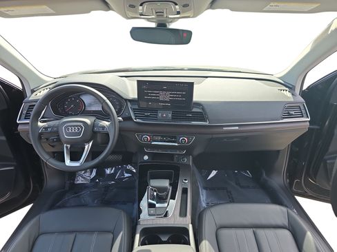 Certified 2023 Audi Q5 2.0T Premium w/ Convenience Package image 9