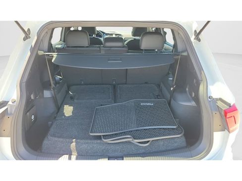 Used 2023 Volkswagen Tiguan SE R-Line image 24