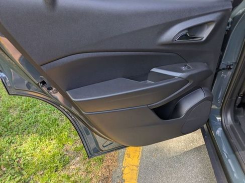 New 2026 Chevrolet Trax LT w/ Sunroof Package FWD image 22