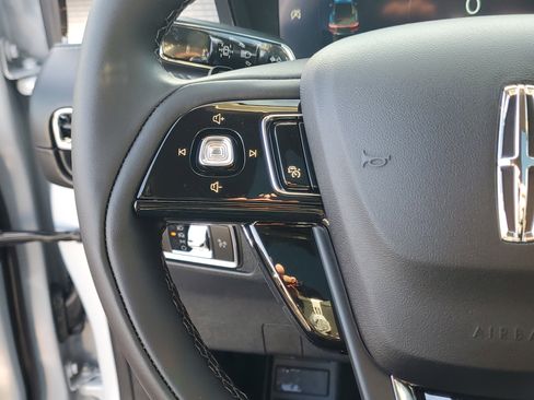 New 2026 Lincoln Corsair Premiere image 17