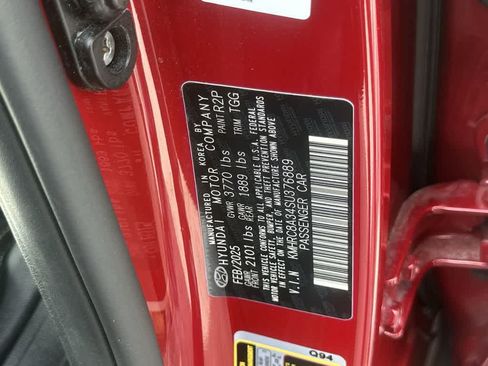 Used 2025 Hyundai Venue SEL FWD image 18