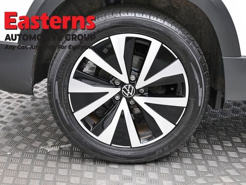 Used 2022 Volkswagen Taos SE AWD/4WD image 29