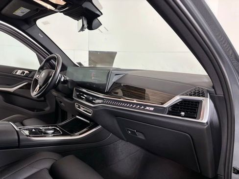 Used 2024 BMW X5 xDrive40i w/ Premium Package AWD/4WD image 22