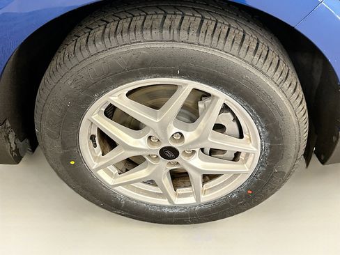 Used 2024 Ford Edge SEL image 11