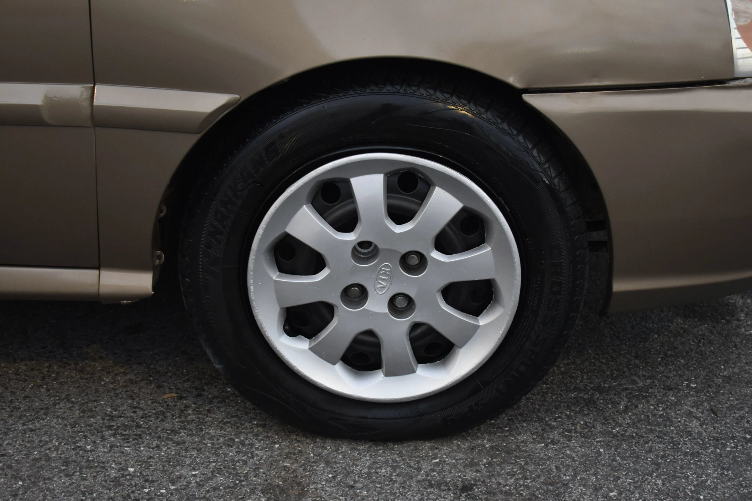 Used 2005 Kia Rio Sedan FWD image 27