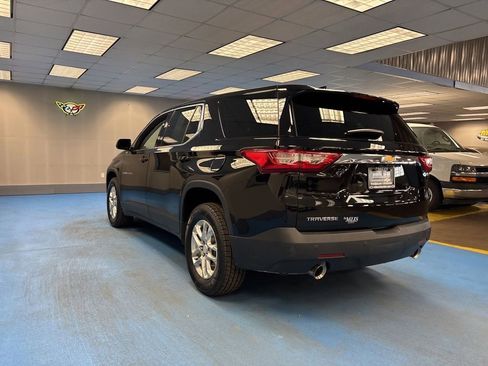 Used 2021 Chevrolet Traverse LS FWD image 9