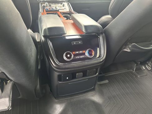 Used 2019 Lincoln Navigator L Reserve image 21