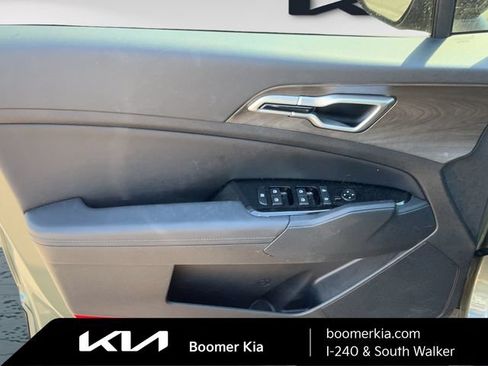 Certified 2025 Kia Sportage X-Line w/ Premium Package AWD/4WD image 16