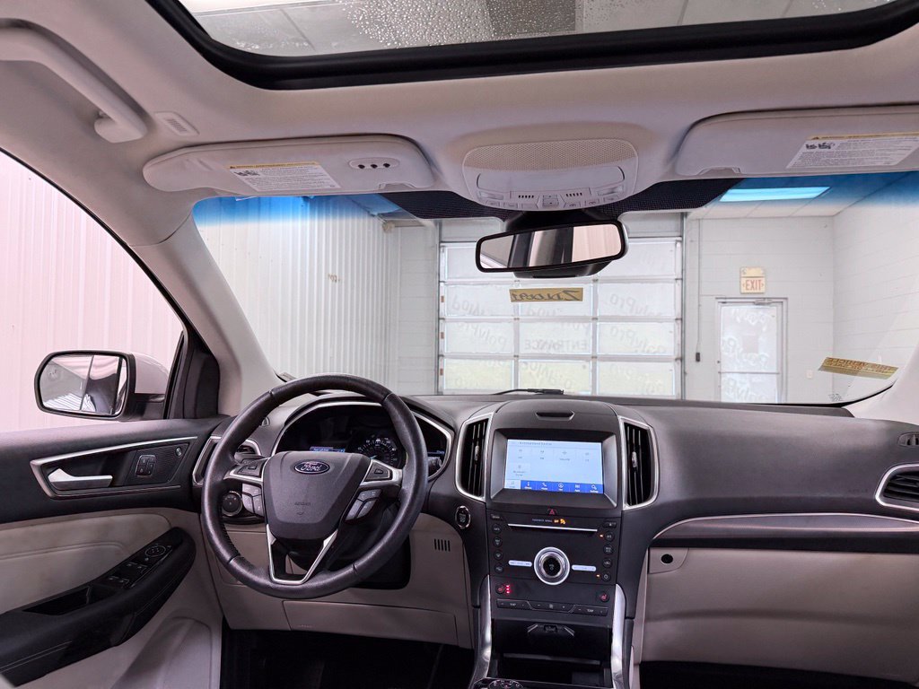 Used 2019 Ford Edge Titanium w/ Cold Weather Package AWD/4WD image 29
