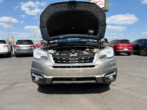 Used 2017 Subaru Forester 2.5i Touring AWD/4WD image 10