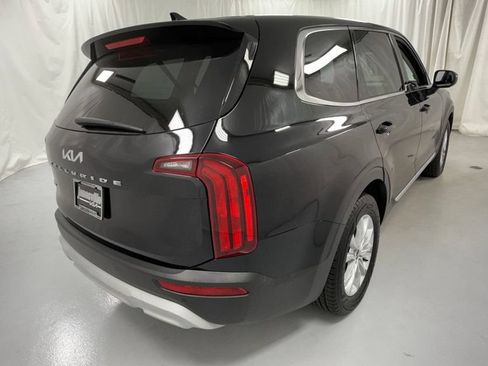 Used 2022 Kia Telluride LX AWD/4WD image 3