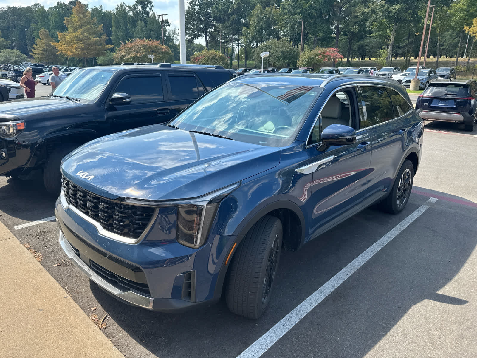 Used 2025 Kia Sorento S AWD/4WD image 2