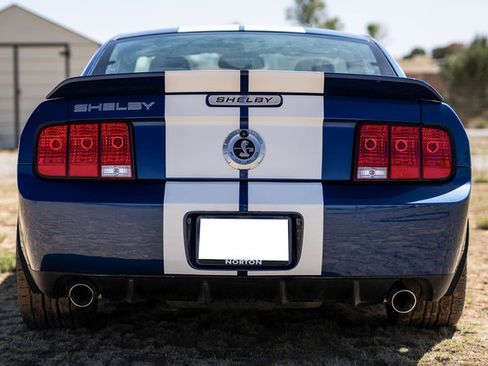 Used 2007 Ford Mustang Shelby GT500 RWD image 7