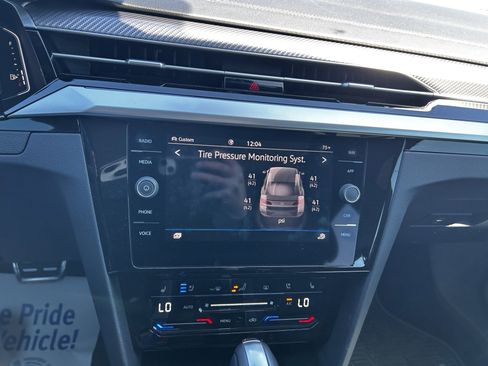 Used 2023 Volkswagen Arteon SEL Premium image 16