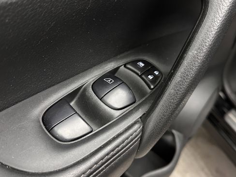 Used 2019 Nissan Rogue Sport SV image 11