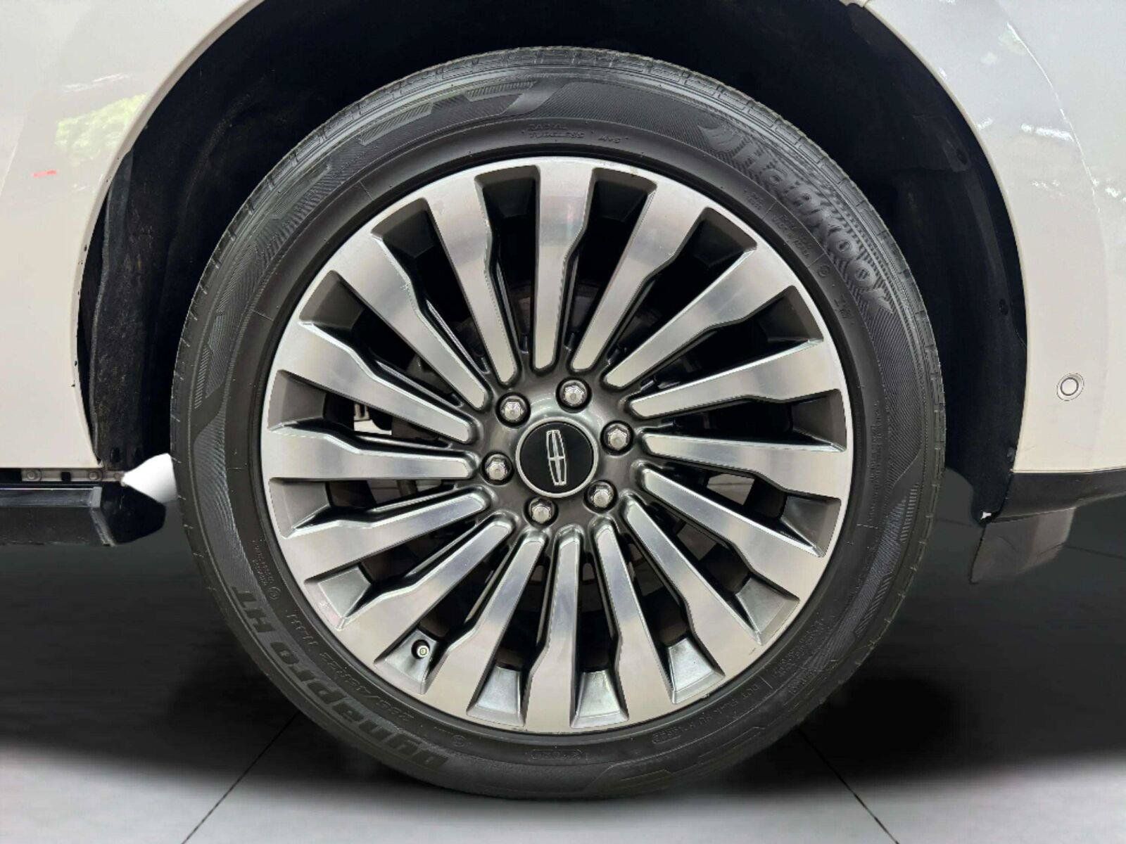 Used 2018 Lincoln Navigator Reserve w/ Technology Package AWD/4WD image 72