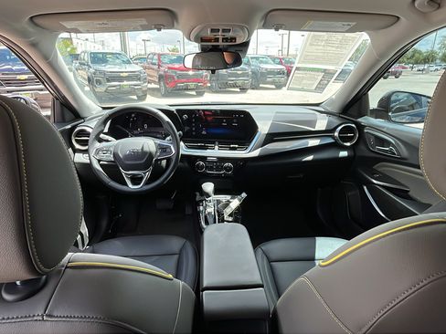 Used 2025 Chevrolet Trax ACTIV w/ Sunroof Package FWD image 25