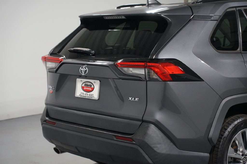 Certified 2022 Toyota RAV4 XLE Premium FWD image 9