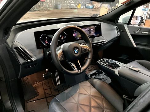 Certified 2026 BMW iX xDrive45 w/ M Sport Package image 16