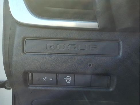 Used 2024 Nissan Rogue S FWD image 30