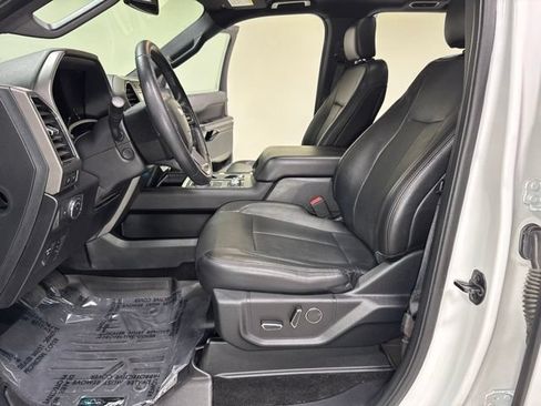 Used 2018 Ford Expedition XLT w/ Equipment Group 202A AWD/4WD image 16