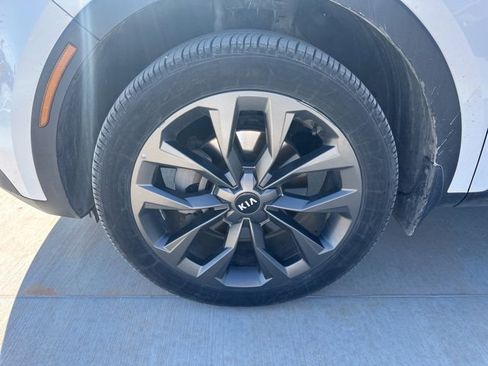 Used 2021 Kia Sorento EX w/ EX AWD X-Line Package image 2