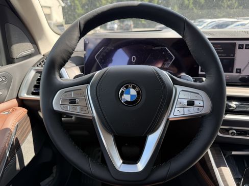 Used 2026 BMW X7 xDrive40i image 14