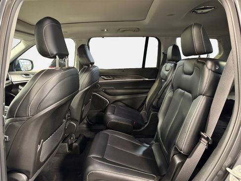 Used 2023 Jeep Grand Cherokee L Limited w/ Luxury Tech Group II image 24