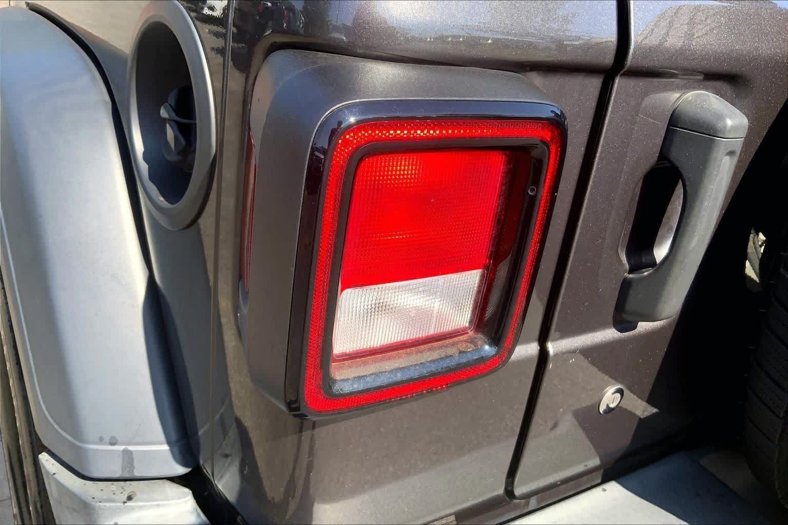 Used 2018 Jeep Wrangler Unlimited Sport S AWD/4WD image 27