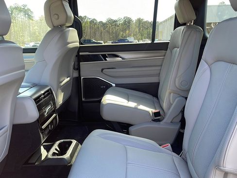 New 2026 Jeep Grand Wagoneer Limited AWD/4WD image 24
