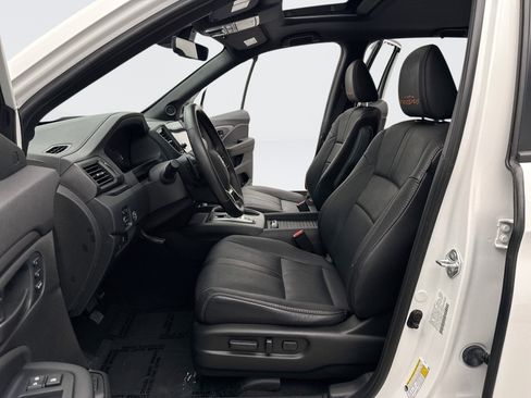 Used 2023 Honda Passport TrailSport image 11