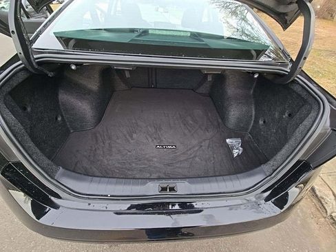 Used 2025 Nissan Altima 2.5 SV w/ SV Special Edition Package image 13