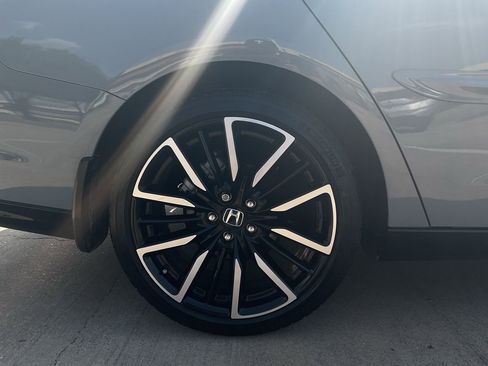 Used 2024 Honda Accord Touring image 8
