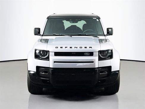 Used 2023 Land Rover Defender 110 X-Dynamic SE image 2