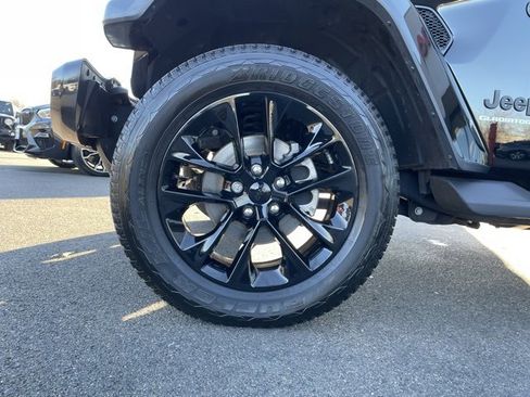 Used 2023 Jeep Gladiator Overland image 32