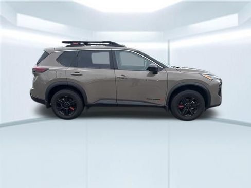 Used 2025 Nissan Rogue SV AWD/4WD image 5