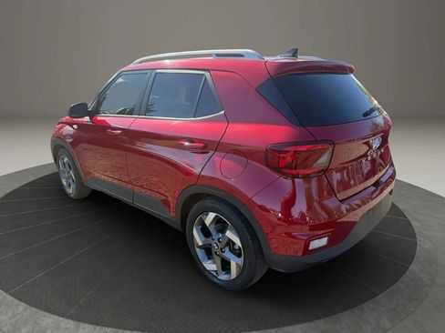 Used 2022 Hyundai Venue SEL w/ Cargo Package FWD image 7