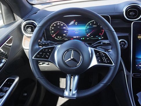 Used 2023 Mercedes-Benz GLC 300 4MATIC image 41