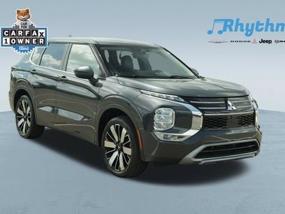 Used 2025 Mitsubishi Outlander SE