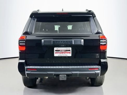 Used 2025 Toyota 4Runner SR5 AWD/4WD image 6