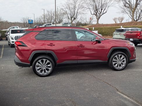 Used 2023 Toyota RAV4 XLE Premium image 10