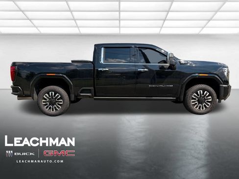 Used 2024 GMC Sierra 2500 Denali Ultimate AWD/4WD image 7