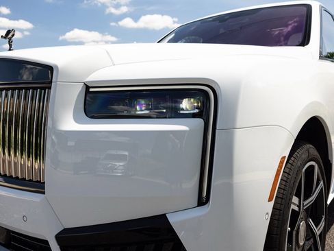 New 2027 Rolls-Royce Cullinan Black Badge AWD/4WD image 15