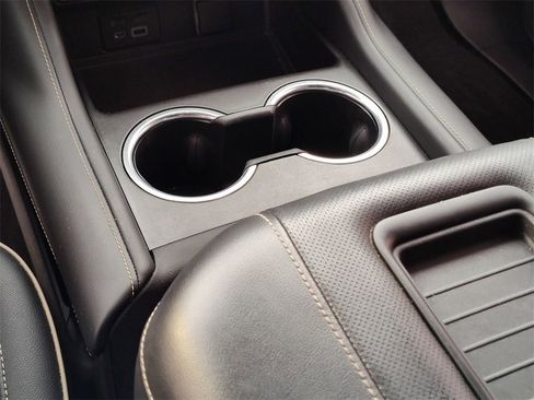 Used 2021 Chevrolet Tahoe Premier w/ Premium Package image 31