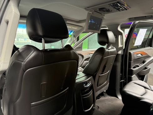 Used 2018 Cadillac Escalade Luxury AWD/4WD image 13