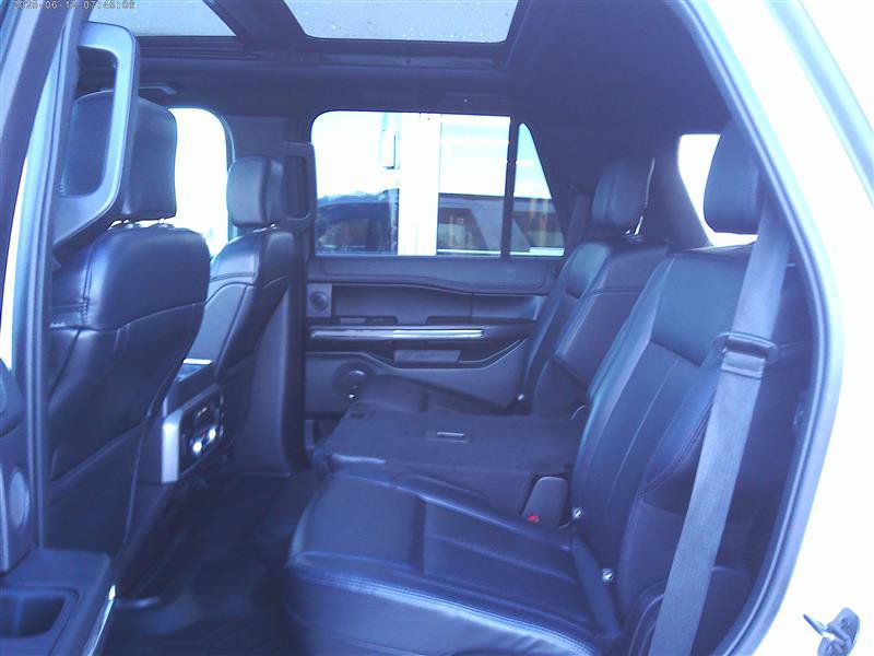 Used 2019 Ford Expedition XLT w/ Equipment Group 202A AWD/4WD image 7