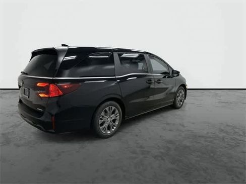 New 2026 Honda Odyssey Touring image 4