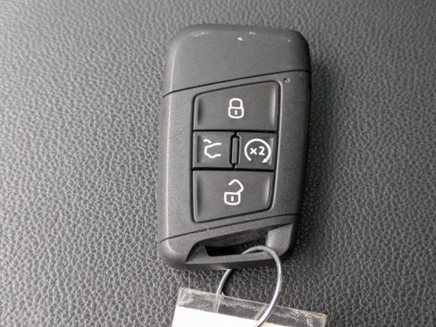 Certified 2023 Volkswagen Jetta SE image 30